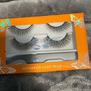 Monarch lash pack